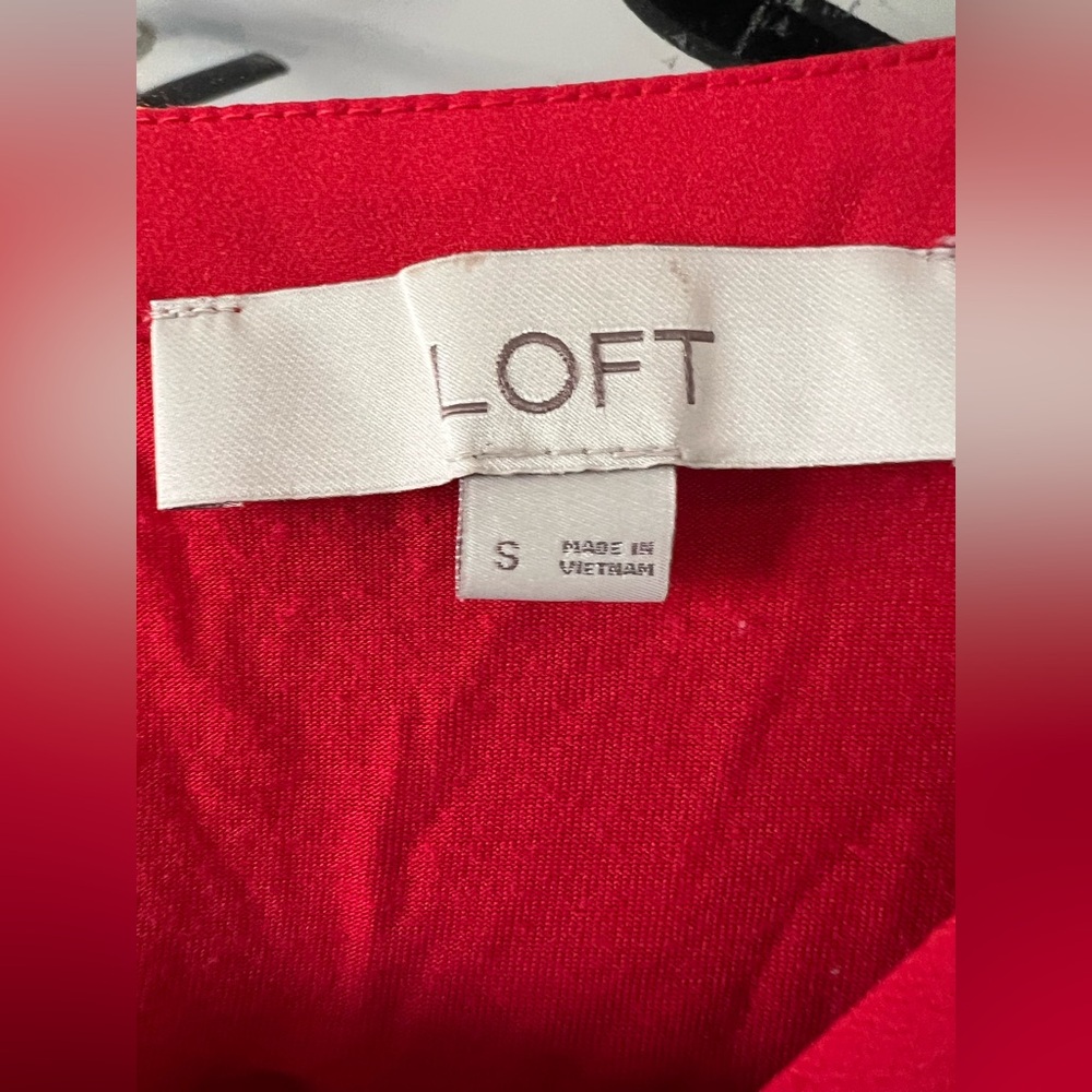 Loft Women's Red detailed Trim Knit Blouse Top Soft Work Church Casual Sz Small - Picture 2 of 3